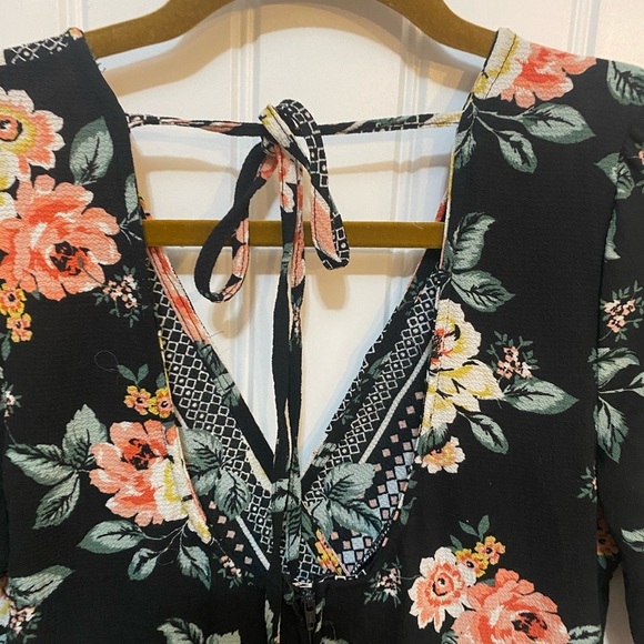 Trixxi Black and Pink Floral patterned short sleeve romper - Picture 10 of 11